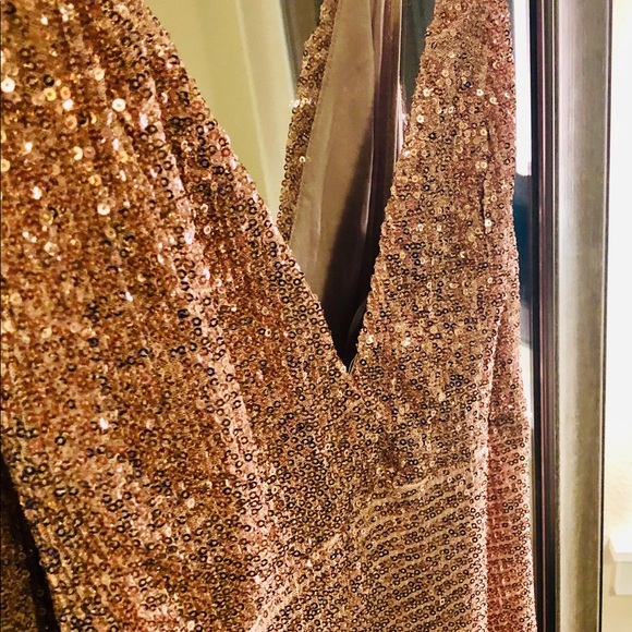 Beautiful, long sequin dress and it’s brand new! - Picture 5 of 7
